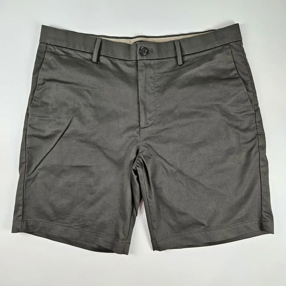Banana Republic Men's 9